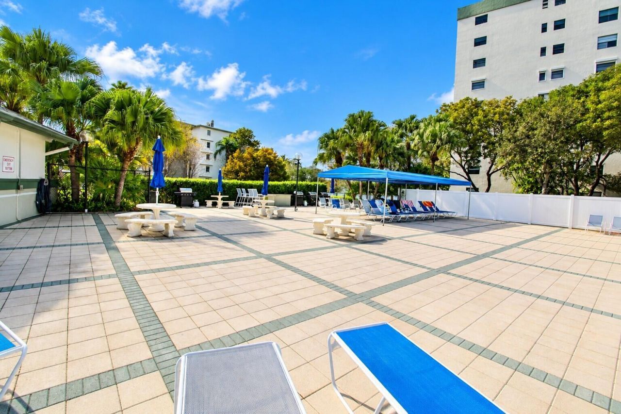 2230 N Cypress Bend Drive, Unit 410, Pompano Beach, FL 33069 Photo