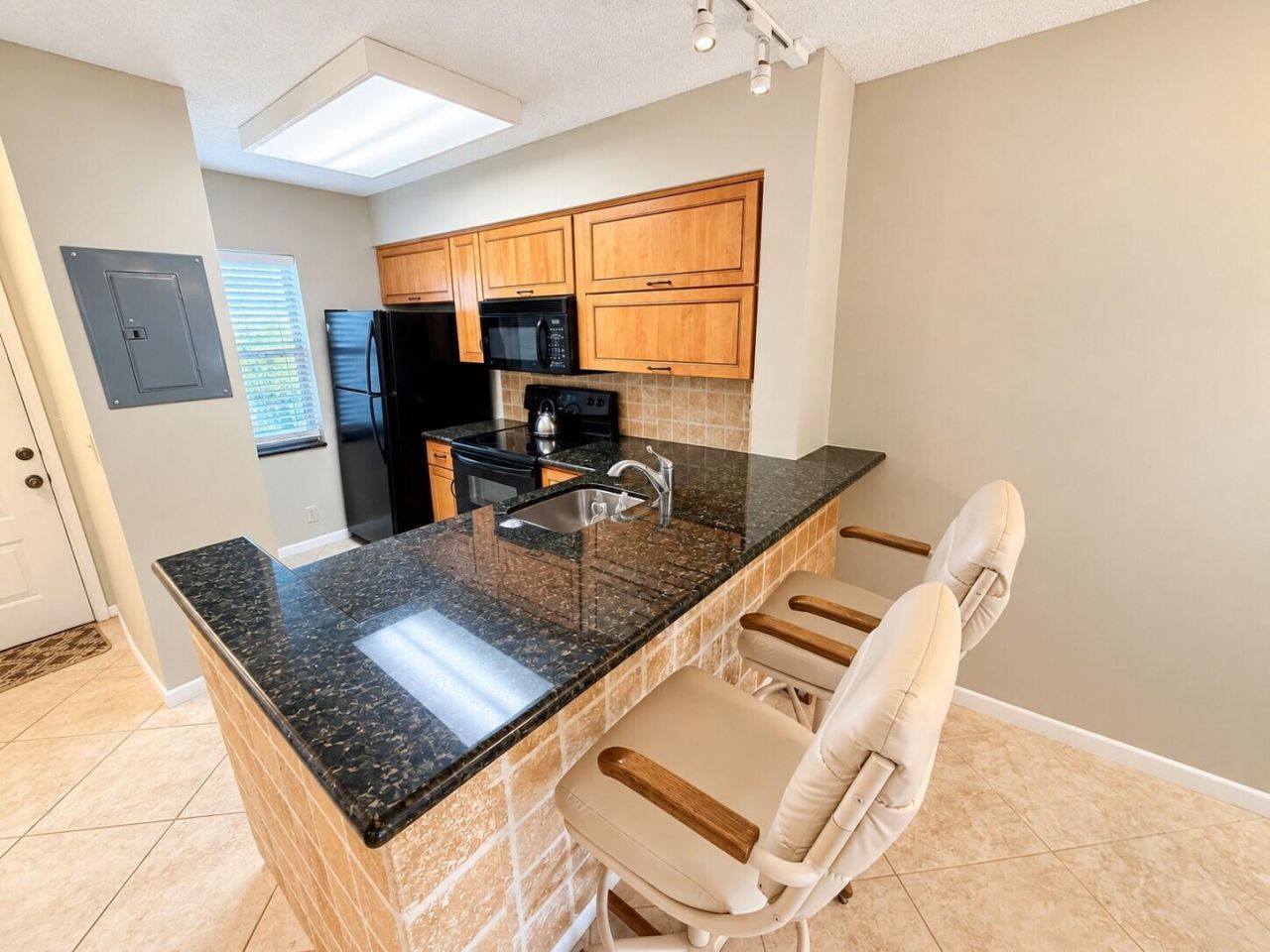 2230 N Cypress Bend Drive, Unit 410, Pompano Beach, FL 33069 Photo