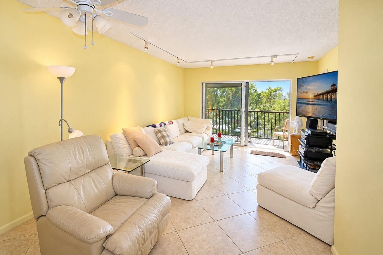 2230 N Cypress Bend Drive, Unit 410, Pompano Beach, FL 33069 Photo