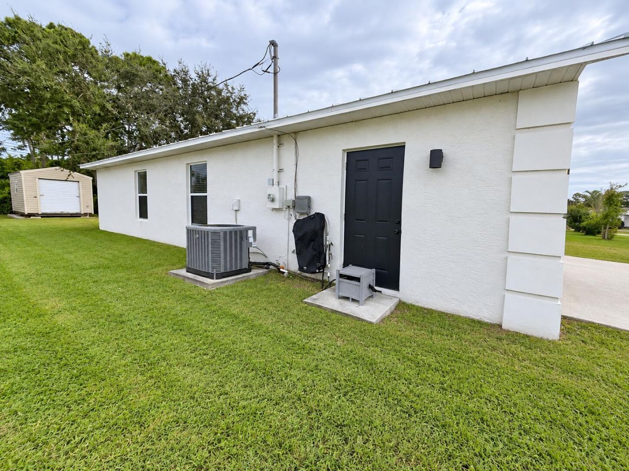 1569 SW Pitts Avenue, Port Saint Lucie, FL 34953 Photo