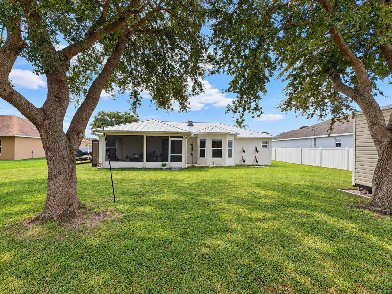 1569 SW Pitts Avenue, Port Saint Lucie, FL 34953 Photo