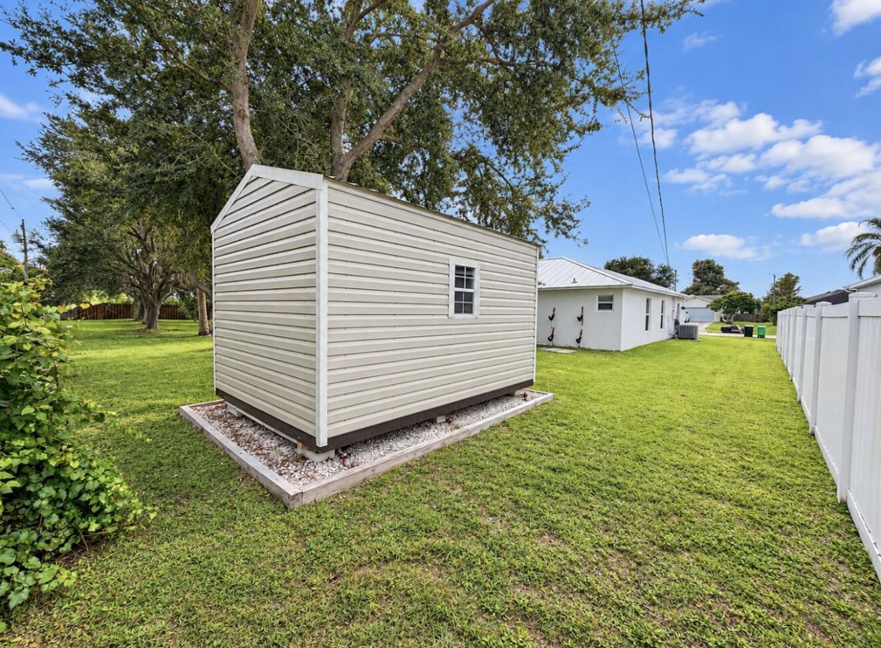 1569 SW Pitts Avenue, Port Saint Lucie, FL 34953 Photo