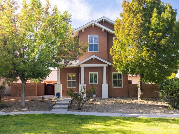 5735 Strand Lp Loop SE, Albuquerque, NM 87105