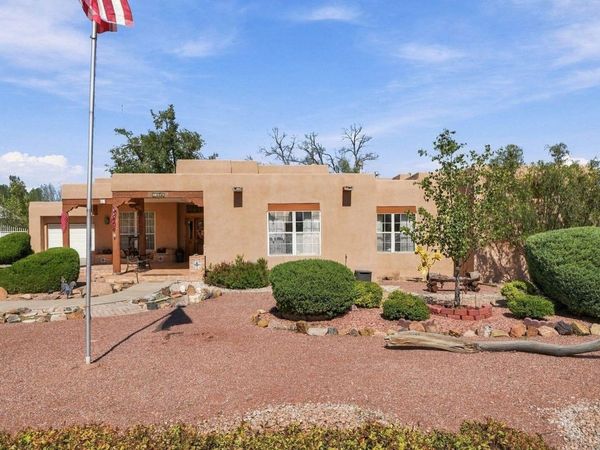217 La Cienega Lane NW, Albuquerque, NM 87107