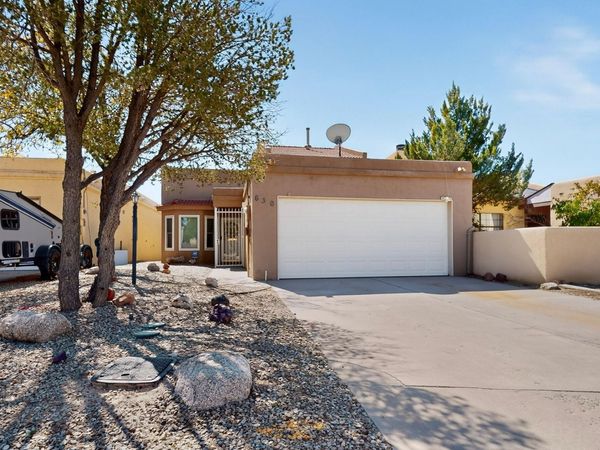 630 Lakeview Circle SE, Rio Rancho, NM 87124