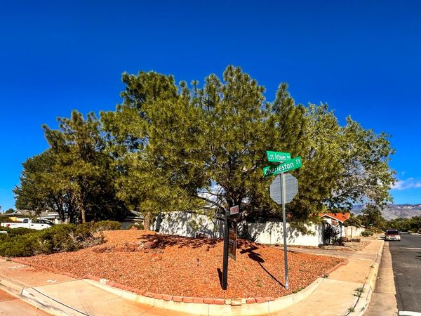 2900 Charleston Street NE, Albuquerque, NM 87110