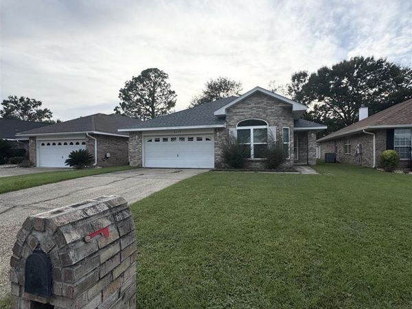 2419 Portobella Pl, Cantonment, FL 32533