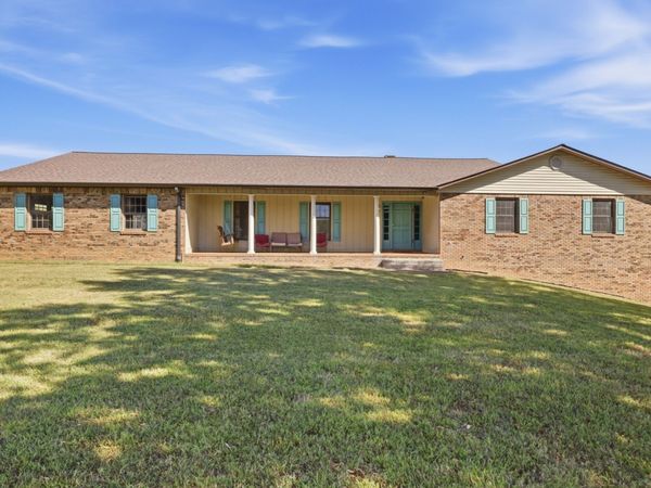 1857 Old McKenzie Hwy , Paris, TN 38242