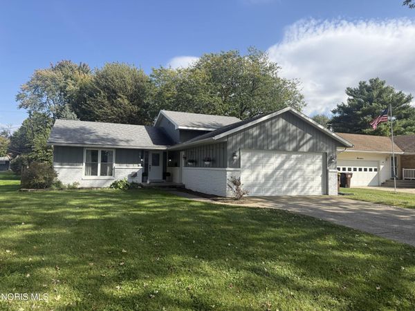 15 Karis Street, Waterville, OH 43566