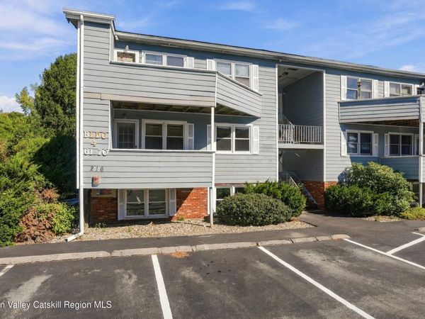 216 West Road, Unit 61, Pleasant Valley, NY 12569