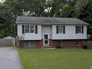 17 ASHTON DR, Stuarts Draft, VA 24477