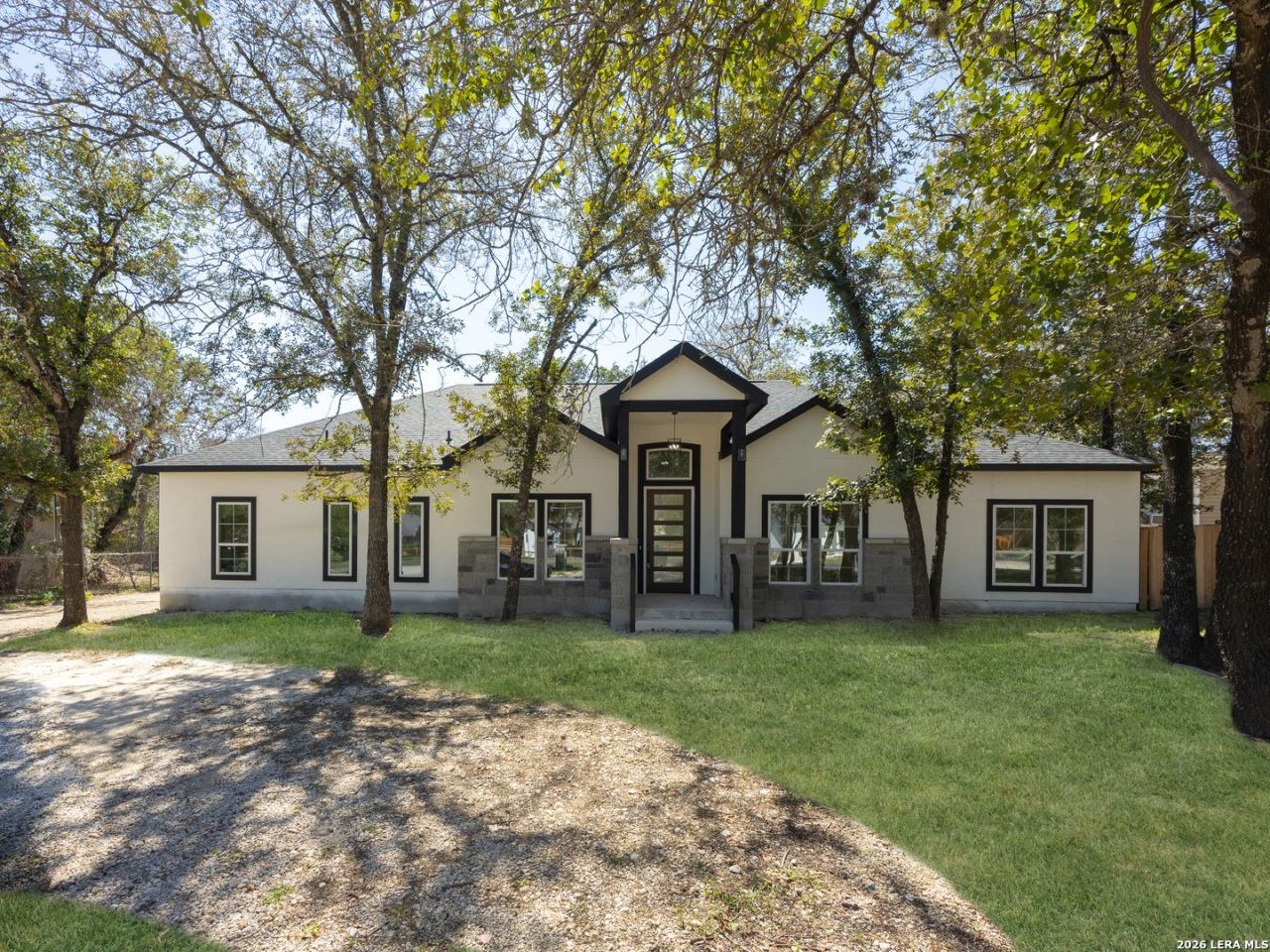3814 Waterwood Pass Dr, Elmendorf, TX 78112 Main Photo