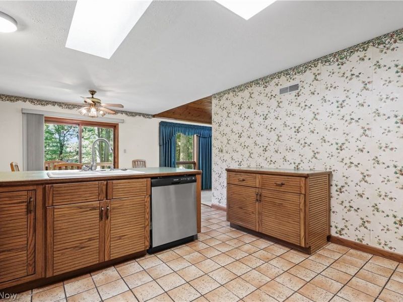 3626 Antoinette Drive, Cuyahoga Falls, OH 44223 Photo 21