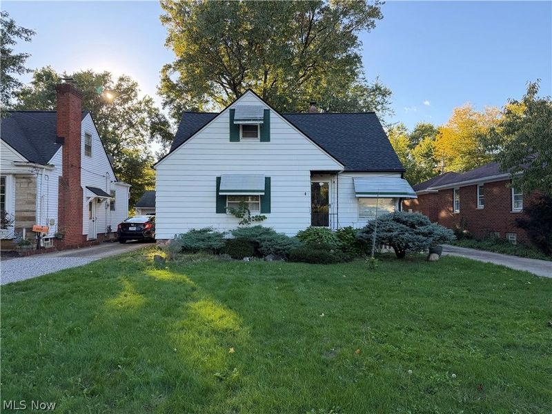 6814 York Road, Parma Heights, OH 44130 Photo 1