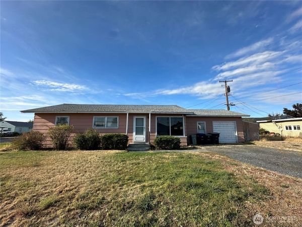 514 S Schneirla Street , Moses Lake, WA 98837