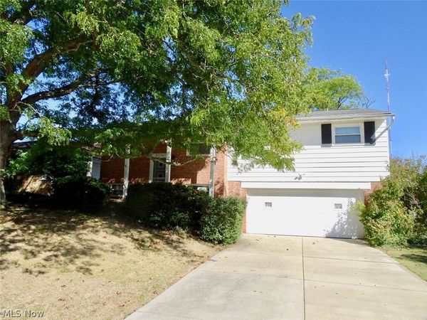 6905 Day Drive, Parma, OH 44129