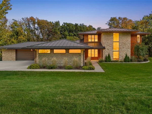 2296 Deer Run NE, North Liberty, IA 52317