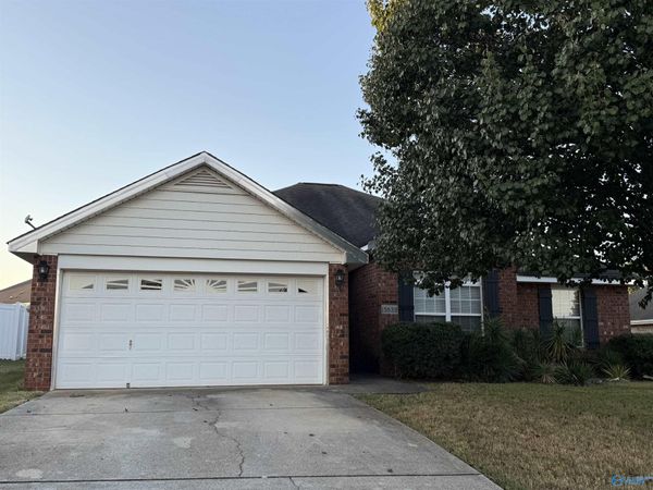 15835 Mary Shell Dr NW, Harvest, AL 35749