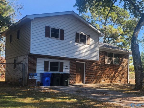 109 Edinburgh Drive, Athens, AL 35611