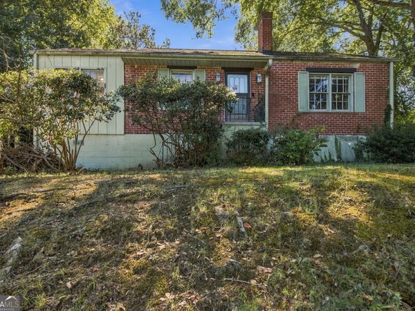620 S Gordon Circle, Hapeville, GA 30354