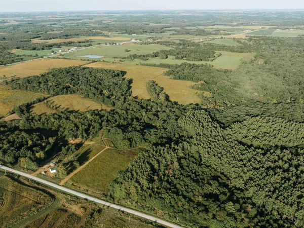 000 Gray Avenue, Douds, IA 52551