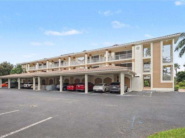 6045 Chardonnay LN , Unit 302, NAPLES, FL 34119
