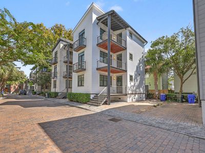 7 Brewster Court, Charleston, SC 29403