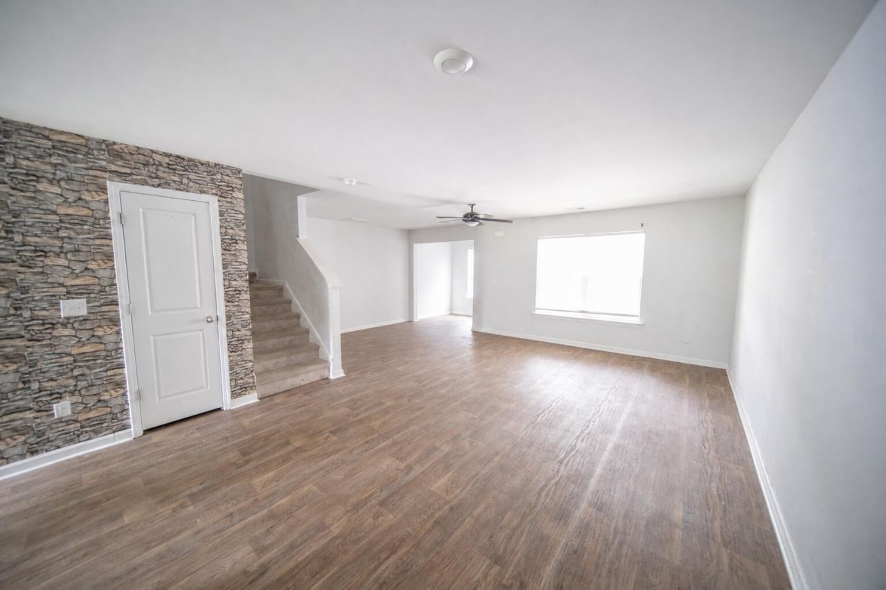 145 Spencer Circle Photo 8