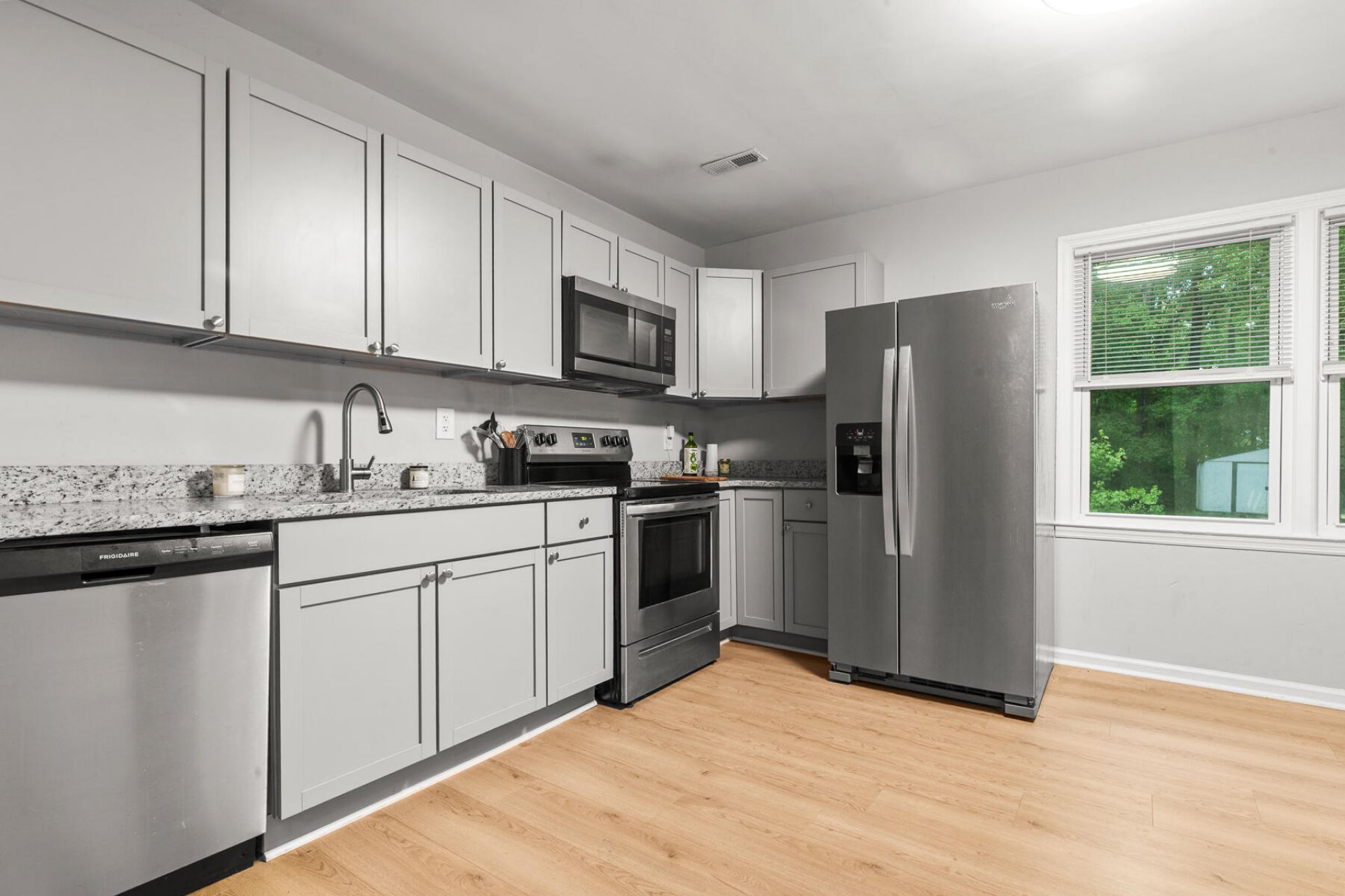 120 Lisa Drive Photo 10