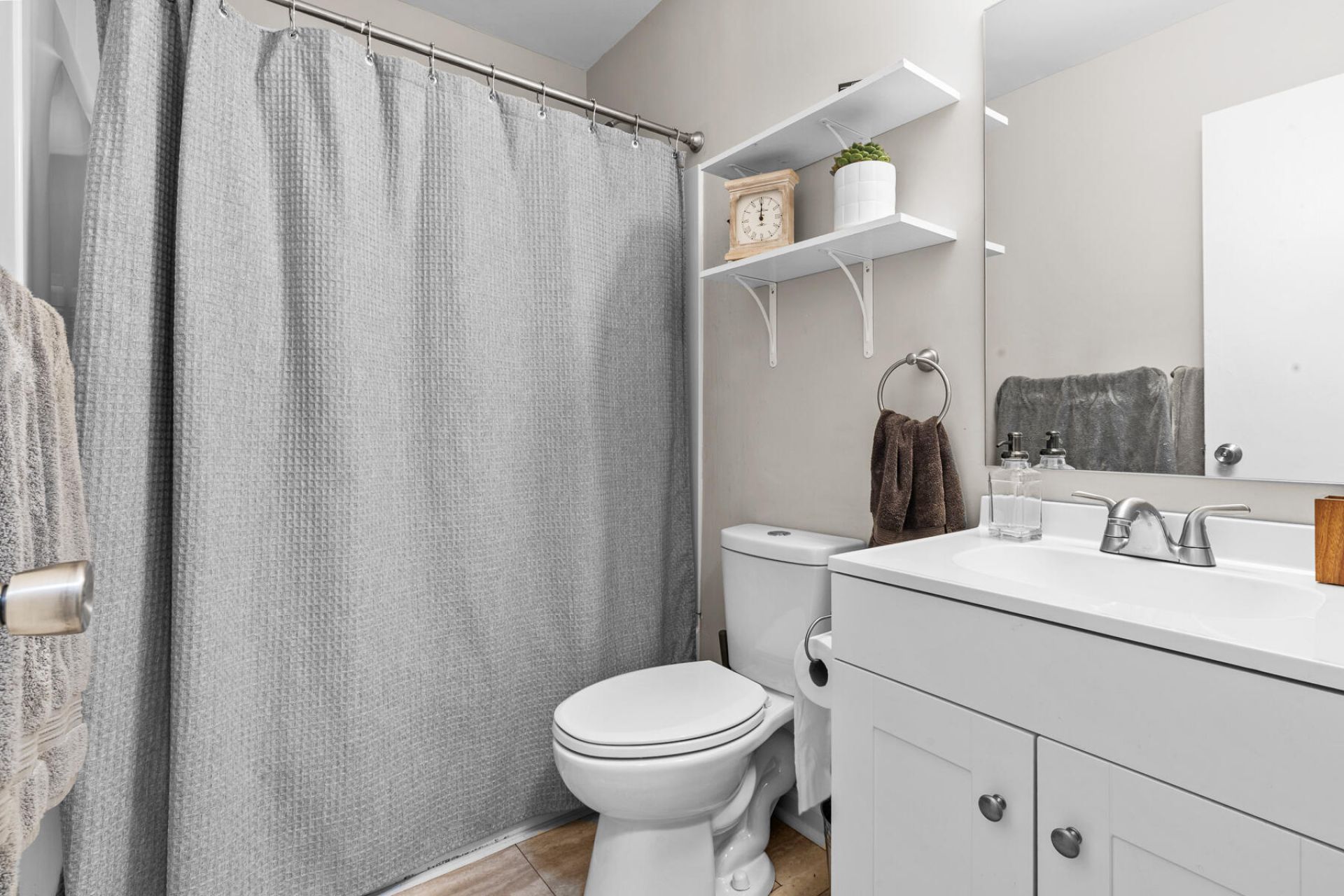 120 Lisa Drive Photo 23