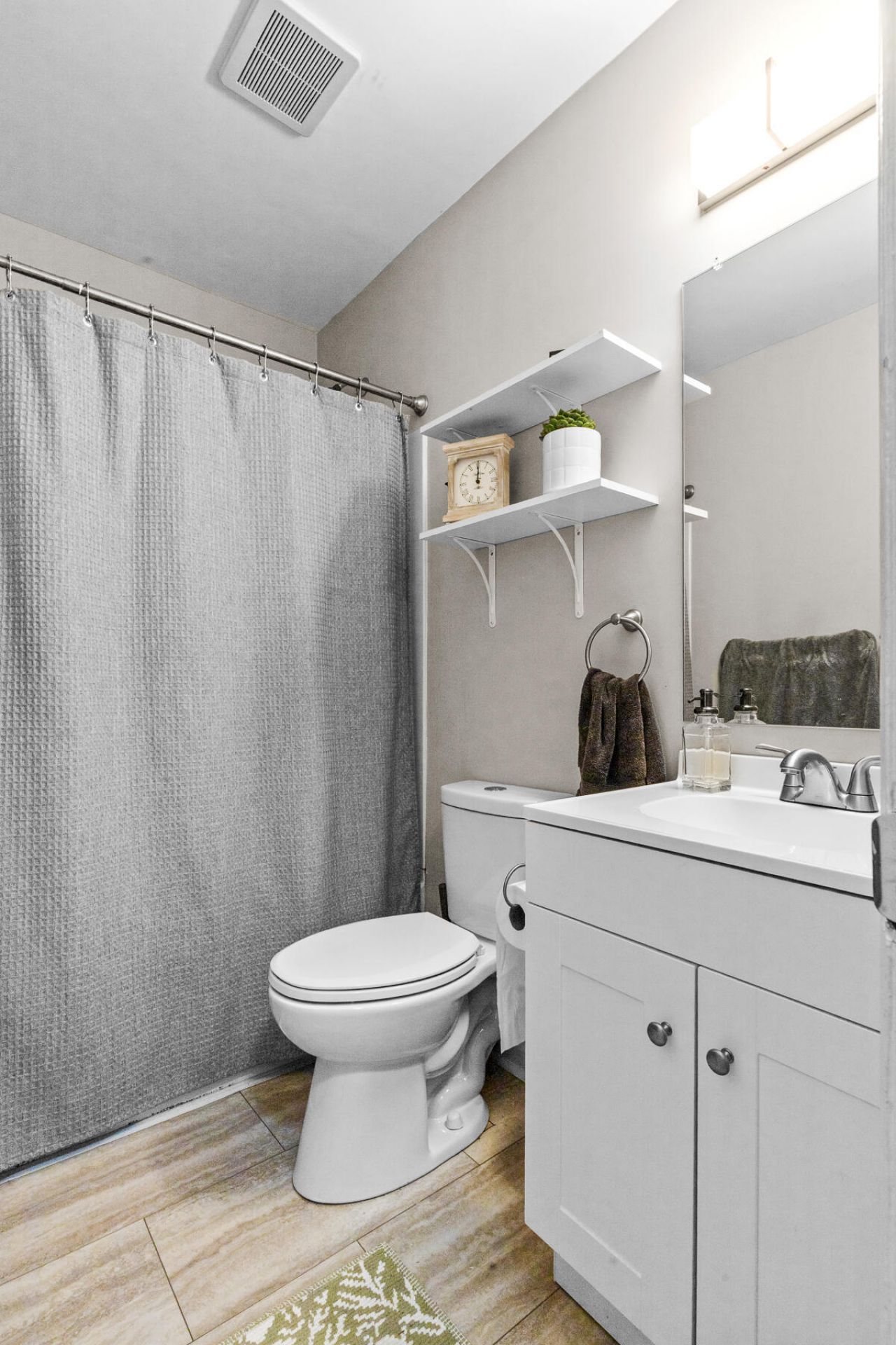 120 Lisa Drive Photo 24