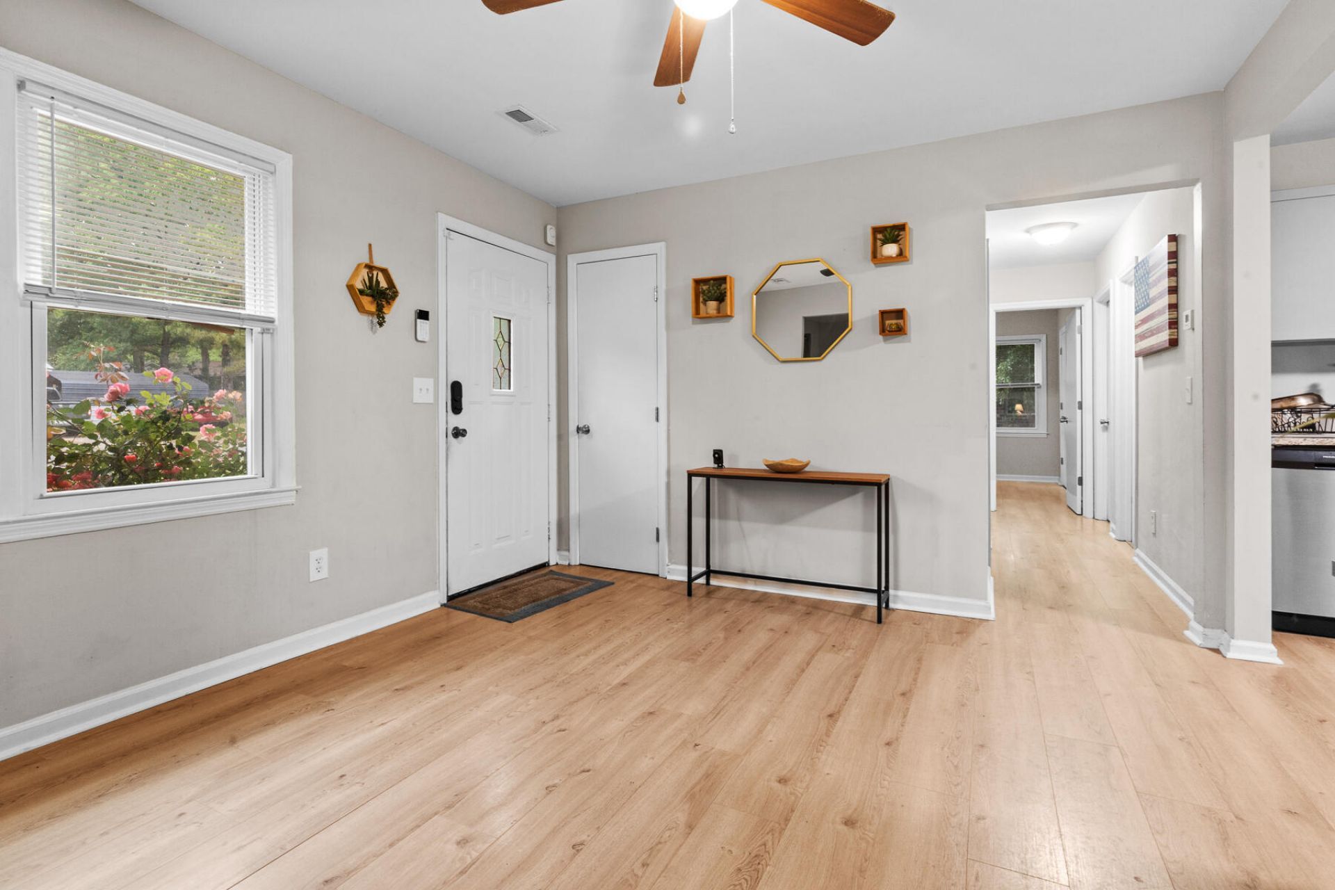 120 Lisa Drive Photo 6
