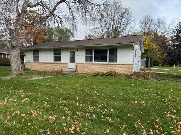211 4th Avenue SW, Pine Island, MN 55963