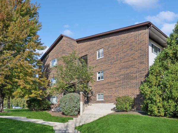 660 Perrie Drive , Unit 201, Elk Grove Village, IL 60007