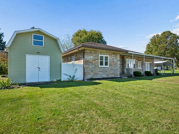 1144 Sugar Grove Road SE, Lancaster, OH 43130