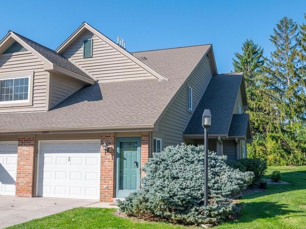 18695 Brookfield Lake COURT, Unit 40, Brookfield, WI 53045