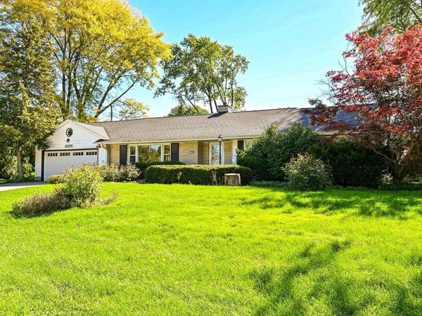 11029 W Courtland AVENUE, Wauwatosa, WI 53225