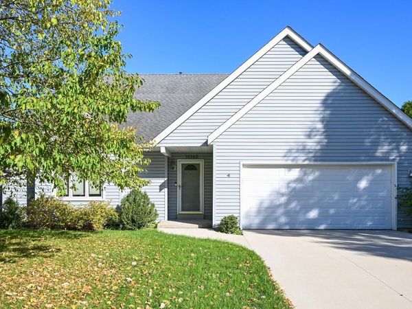10360 S Mockingbird LANE, Oak Creek, WI 53154