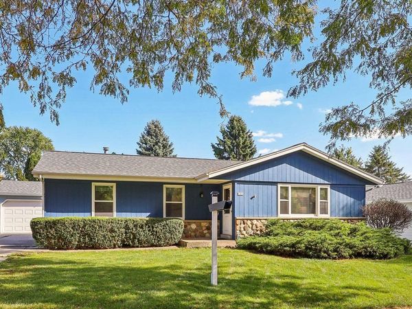 1425 Erin LANE, Waukesha, WI 53188