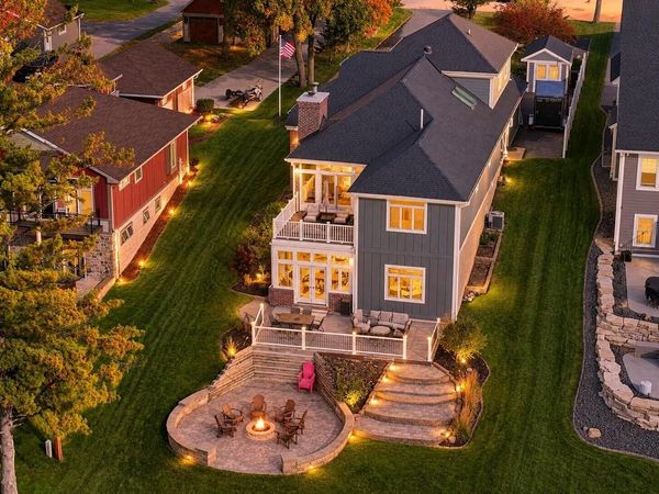 6722 Burma ROAD, Waterford, WI 53185