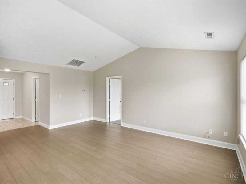 275 Keswick Drive, Monroe, OH 45050 Photo 5