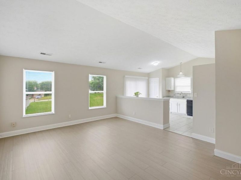 275 Keswick Drive, Monroe, OH 45050 Photo 7