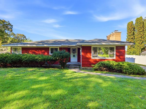 2211 Apple Avenue NW, Grand Rapids, MI 49504