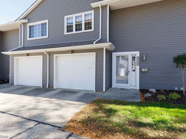 1717 Walnut Lane , Unit 8-52, Rocky River, OH 44116