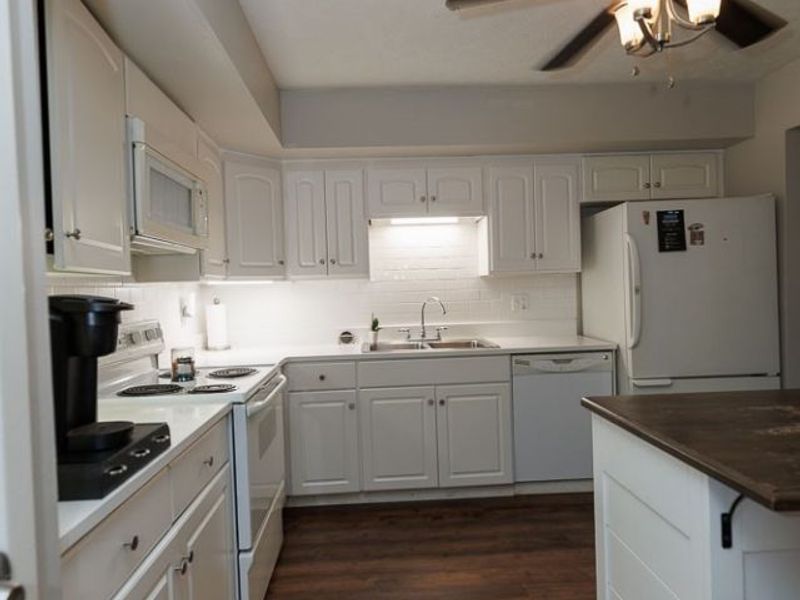 1717 Walnut Lane, Unit 8-52, Rocky River, OH 44116 Photo 13