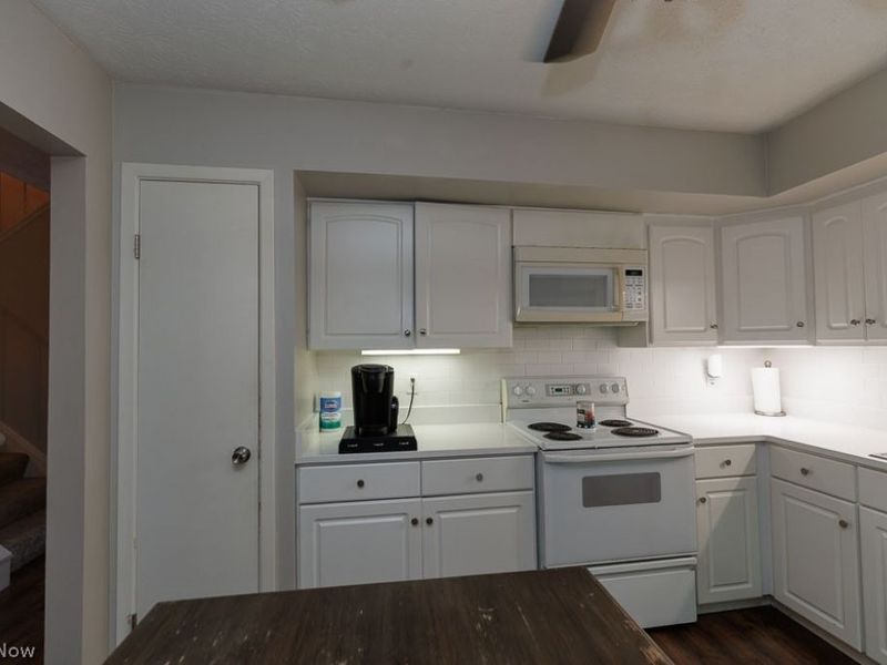 1717 Walnut Lane, Unit 8-52, Rocky River, OH 44116 Photo 16