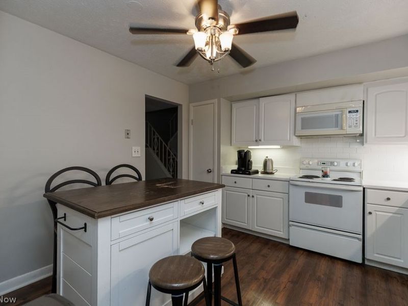 1717 Walnut Lane, Unit 8-52, Rocky River, OH 44116 Photo 19