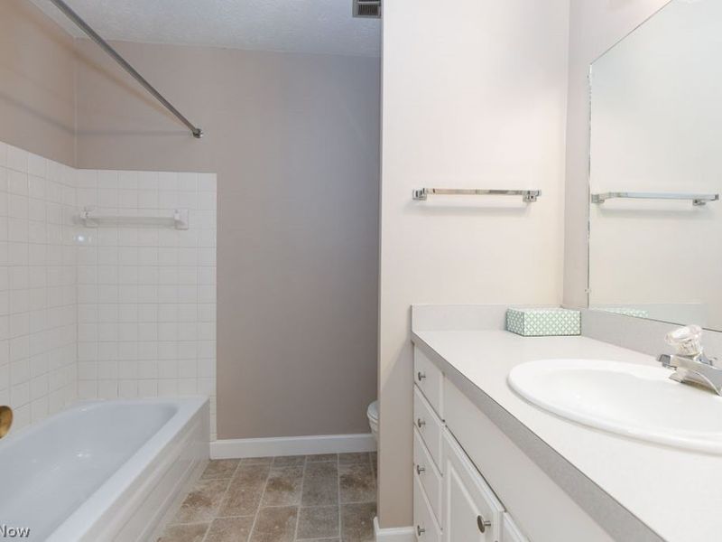 1717 Walnut Lane, Unit 8-52, Rocky River, OH 44116 Photo 33