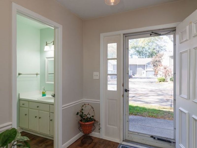 1717 Walnut Lane, Unit 8-52, Rocky River, OH 44116 Photo 5
