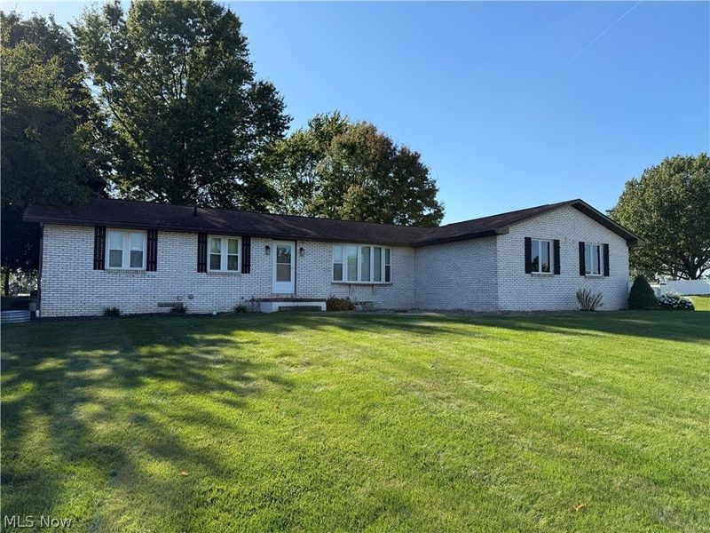 5319 Tanglewood Drive NE, Louisville, OH 44641 Photo 1